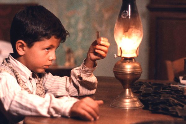 FRAME DA ‘NUOVO CINEMA PARADISO’ GIUSEPPE TORNATORE 1988 FRAME DA 'NUOVO CINEMA PARADISO' GIUSEPPE TORNATORE 1988