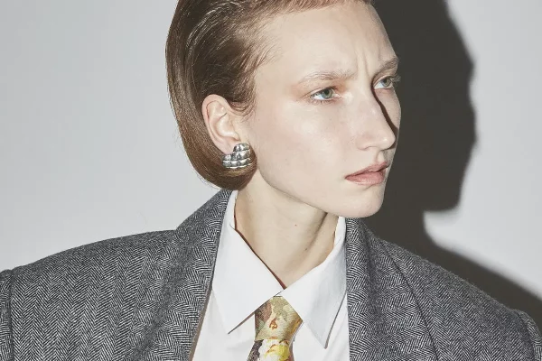 Coat Highlight Studio, vintage shirt Courreges, tie Louis Vuitton,earring Quality Zeeman.Photography Marie-Elodie Fallourd, styling Lucille Durez 2_2