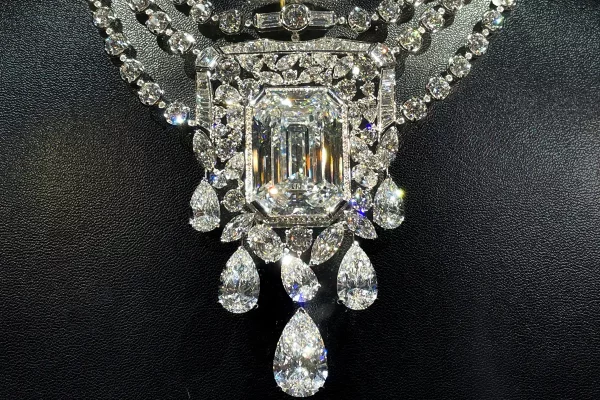 Diamante Chanel Montenapoleone