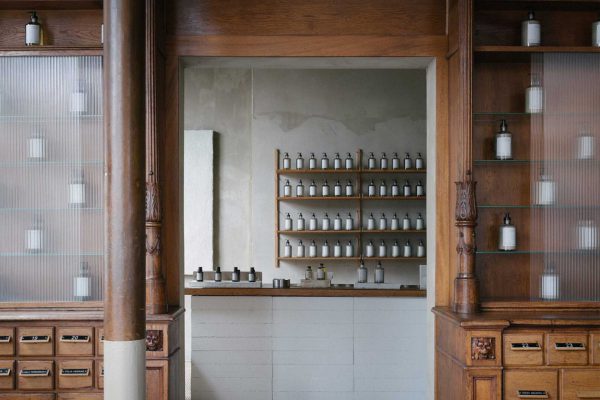 Frama, interior space: a Seventeenth-century pharmacy