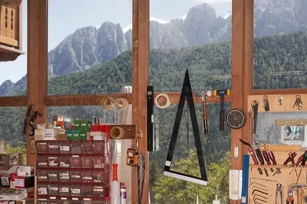 Magisafi workshop, interior joinery with mountain views,, ph Luca Argenton_orizz
