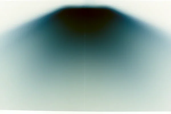 Protege Noctem di Mattia Balsamini, le fotografie analogiche raccolte in un libro che racconta l’inquinamento luminoso causato dalle ALAN (artificial lights at night)