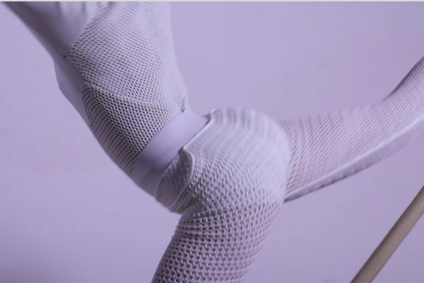REBECCA MARSDEN ‘KNITWEAR ON AIR’ REBECCA MARSDEN
