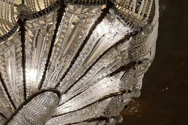 St. Regis Rome, Original Liberty Chandelier