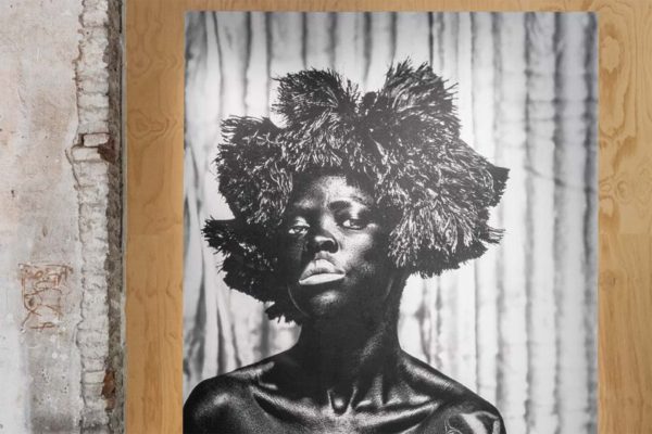 ZANELE MUHOLI, FANISWA, SEA POINT, CAPE TOWN, 2016. PH. ALESSANDRO SALETTA PER DSL STUDIO Zanele Muholi, Faniswa, Sea Point, Cape Town, 2016. Ph. Alessandro Saletta per DSL Studio